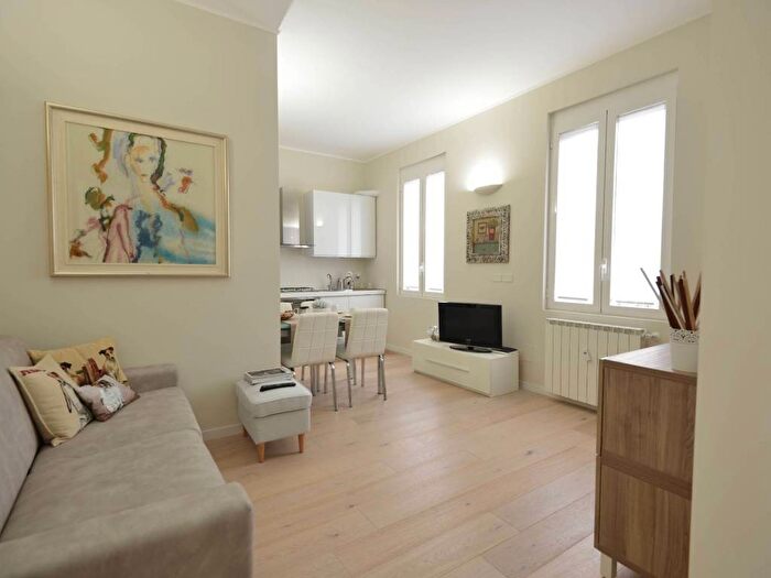 Appartamento bilocale in affitto in Via George Washington, Solari, Milano