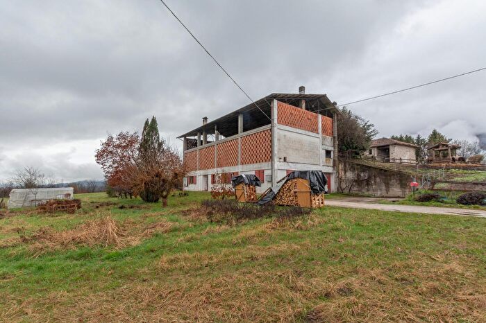 Casa con 6 locali in vendita in Via San Giorgio Sedico, Sedico