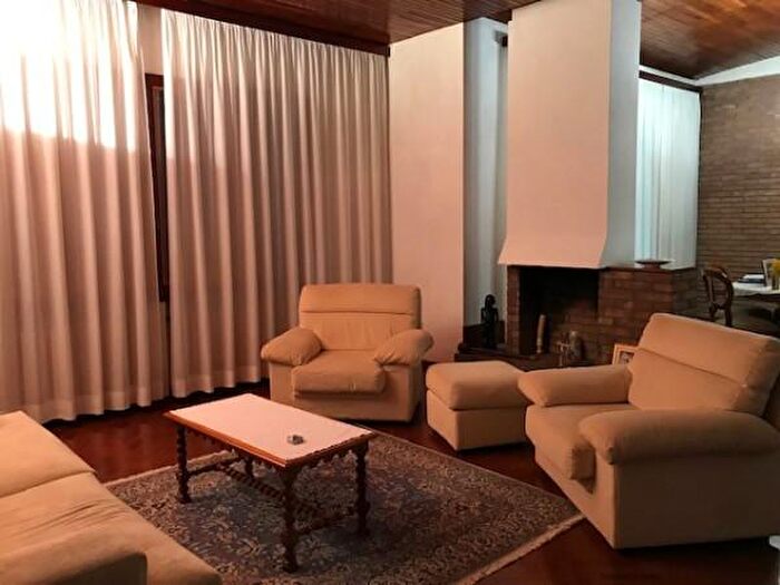 Casa con 6 locali in vendita in Russi