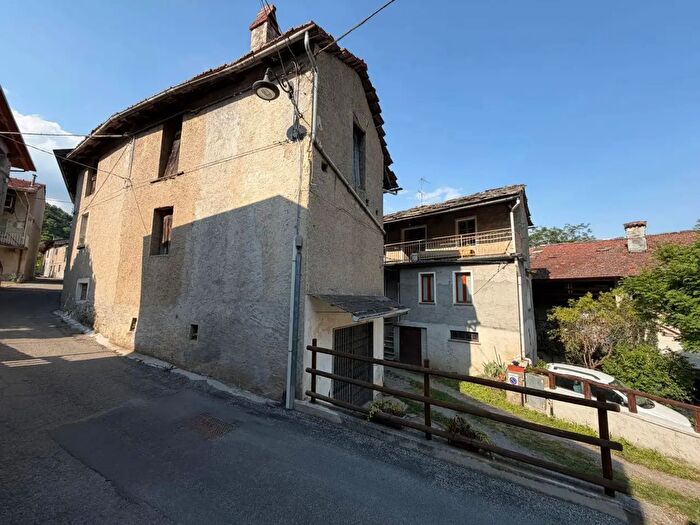 Casa con 7 locali in vendita in Via Castagneretto, Villar Focchiardo