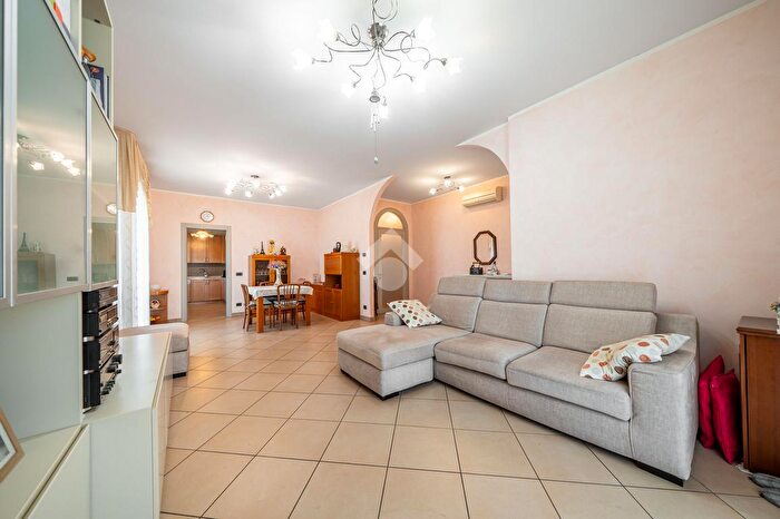 Appartamento con 5 locali in vendita in Via Bellini, SantIlario DEnza