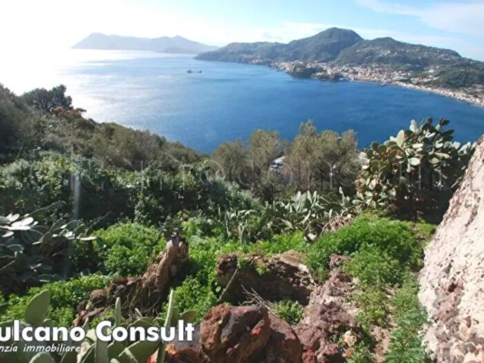 Casa monolocale in vendita in Strada Comunale SerraMonte RosaUnci, Lipari