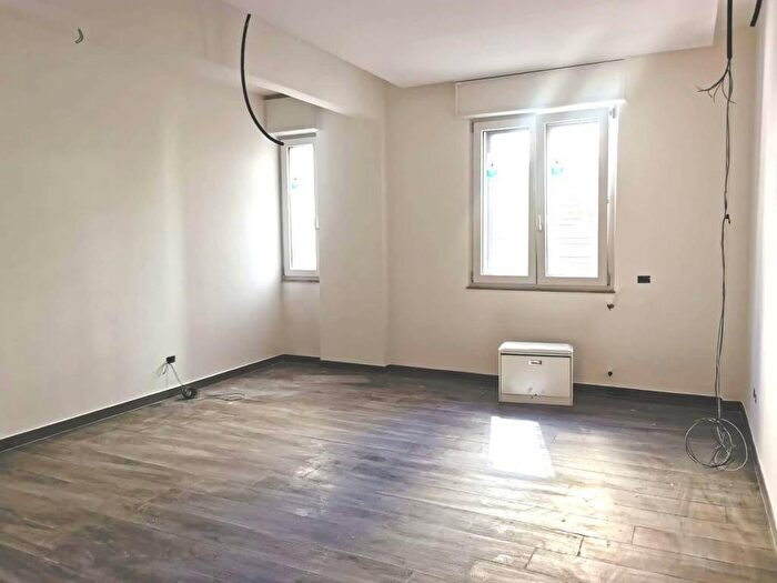 Appartamento trilocale in affitto in Via Attilio Pratella, Stella Materdei, Napoli