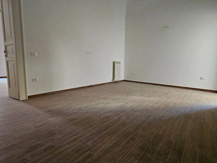 Appartamento con 6 locali in vendita in Via N Sauro, Teramo