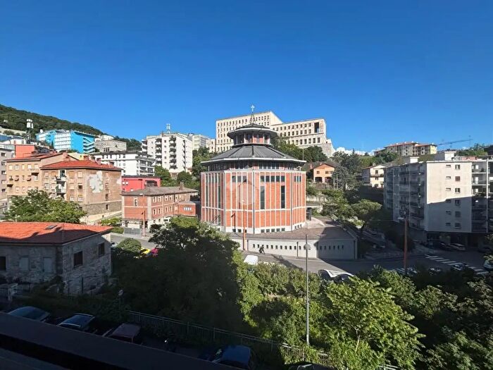 Appartamento trilocale in affitto in Via Fabio Severo, Trieste