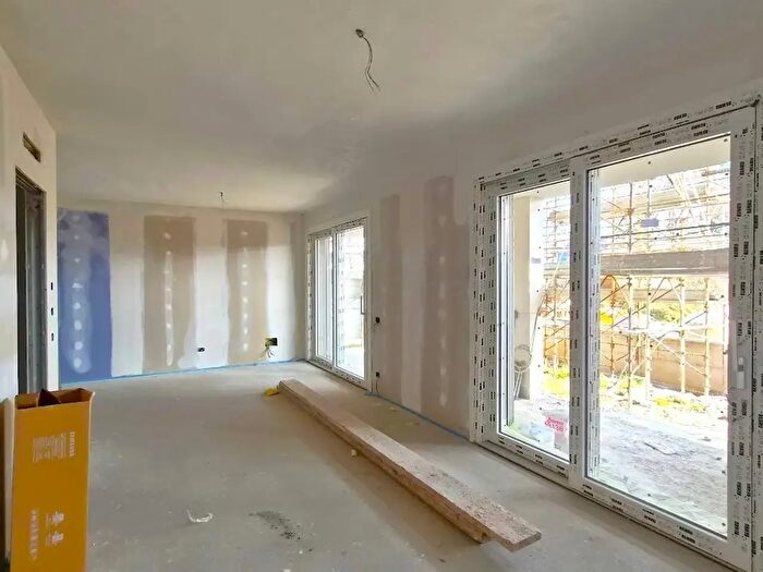 Appartamento trilocale in vendita in Via Angelo Mauri, Monza