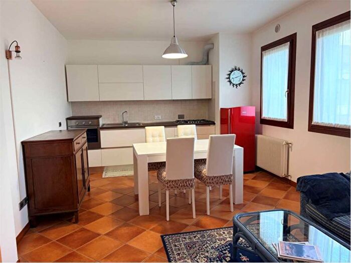 Appartamento quadrilocale in affitto in Via Papa Luciani, Falzé Di Piave, Sernaglia della Battaglia