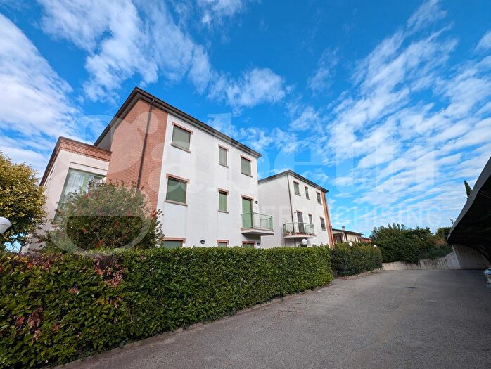 Appartamento trilocale in vendita in Via del Raku, Deruta