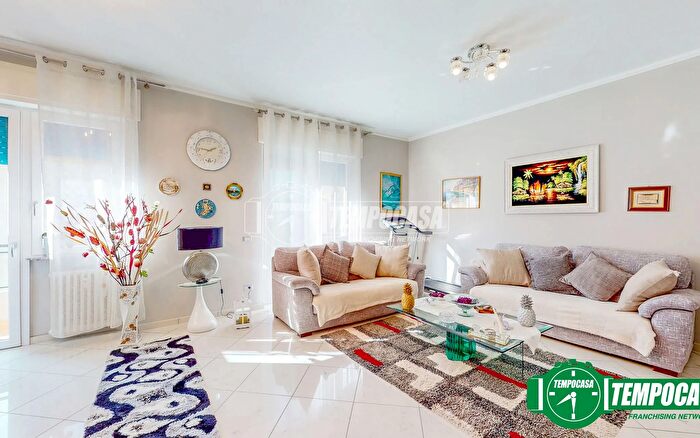 Appartamento trilocale in vendita in Valenza