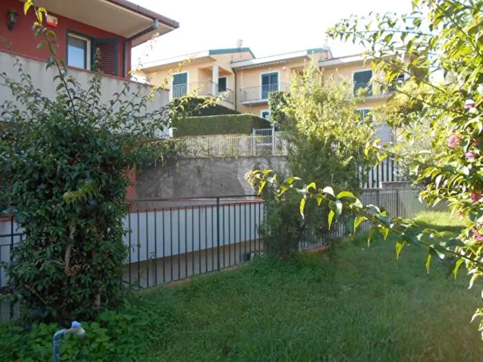 Casa con 6 locali in vendita in Via Giuseppe Ungaretti, Aci Catena
