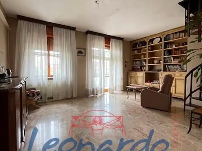 Appartamento con 5 locali in vendita in Piacenza