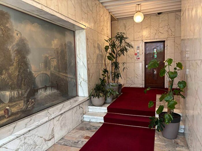 Appartamento bilocale in affitto in Via San Damiano, Palestro, Milano