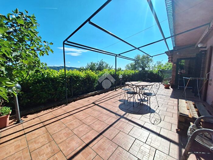 Casa con 6 locali in vendita in Frazione Montebello, Avolasca