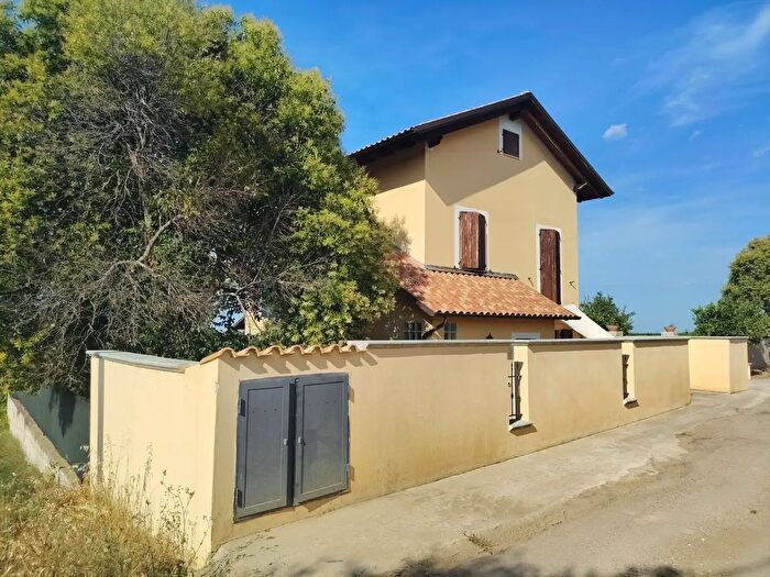 Casa con 7 locali in vendita in Ortona
