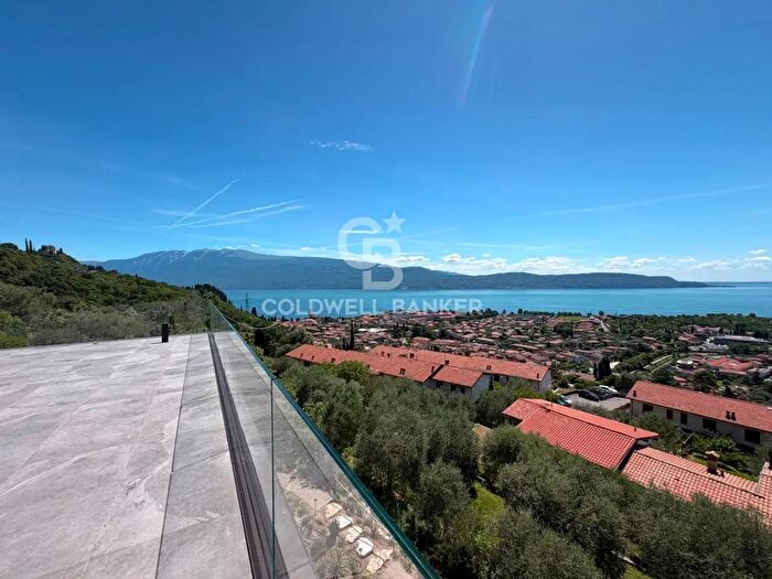 Appartamento quadrilocale in vendita in Via Montemaderno, Toscolano Maderno