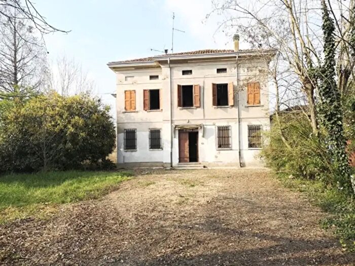 Casa con 5 locali in vendita in Quistello