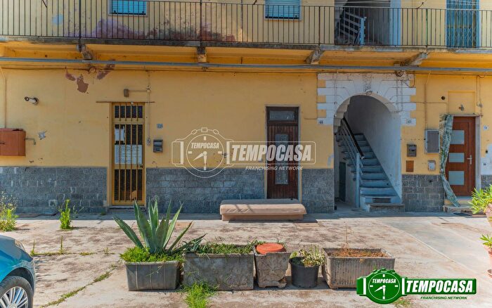 Appartamento bilocale in vendita in Via Piave, Bareggio