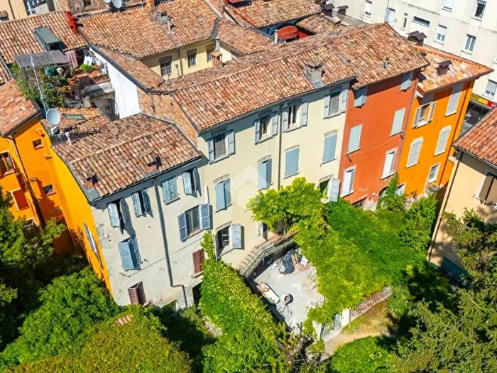 Appartamento quadrilocale in vendita in Strada Massimo d'Azeglio, Parma