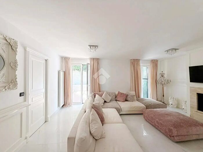 Casa con 7 locali in vendita in Via Giustino Fortunato, Sant'Anastasia