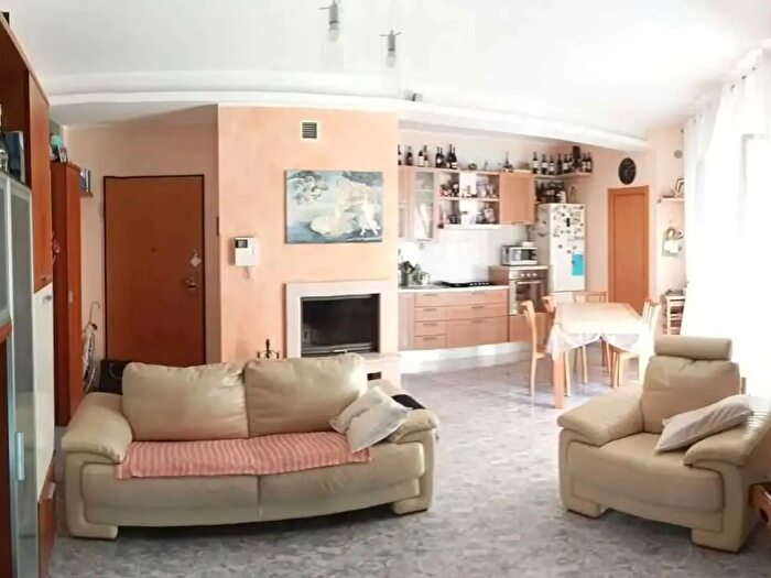 Appartamento trilocale in vendita in Conversano