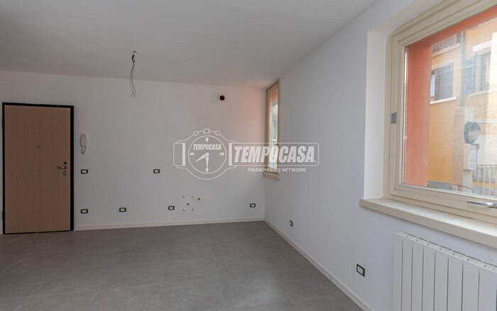 Appartamento trilocale in vendita in Via Tremellini, Foresto Sparso