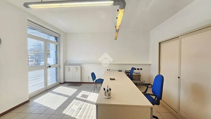 Appartamento bilocale in vendita in Via C Pietro Porro, Induno Olona