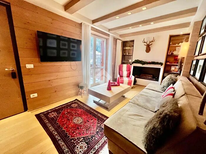 Appartamento trilocale in vendita in Via Ettore Calvelli, Ponte Di Legno