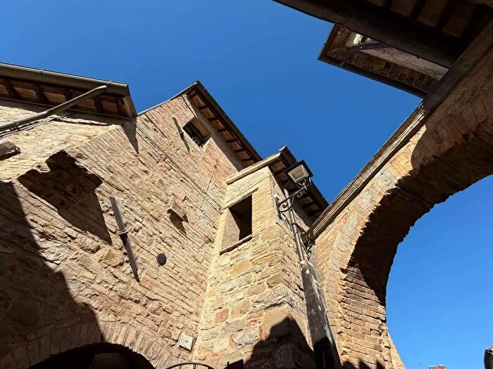 Casa con 10 locali in vendita in Bevagna