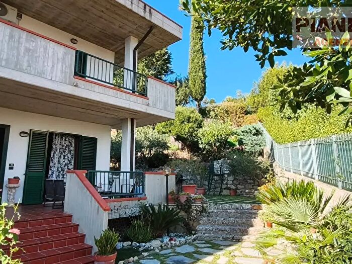 Casa con 6 locali in vendita in Via della Pace, Castel Di Lama