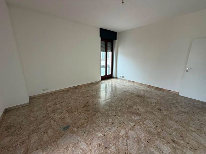 Appartamento trilocale in affitto in Piazza Aprile, Centro, Seveso