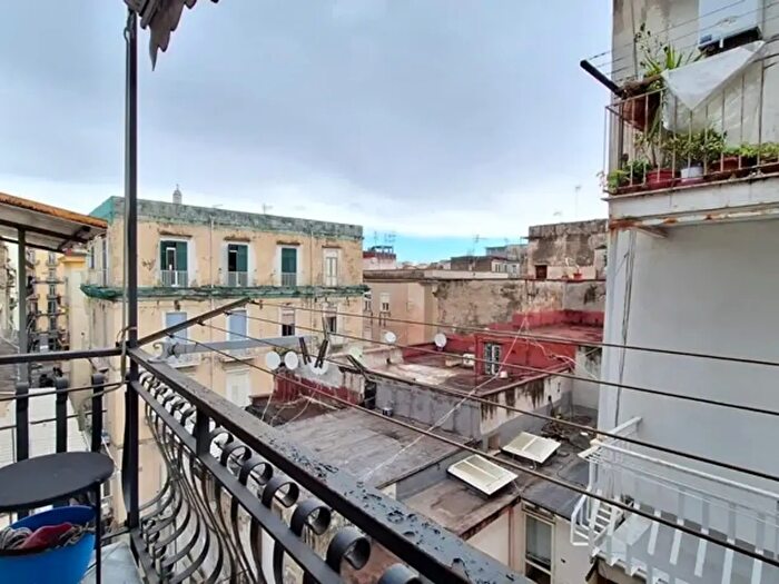 Appartamento trilocale in vendita in Via Bartolomeo Chioccarelli, Napoli