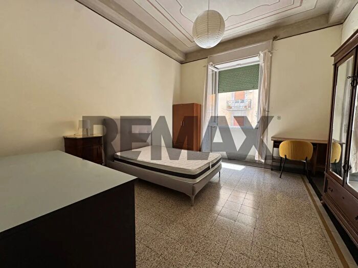 Appartamento con 8 locali in affitto in Palermo