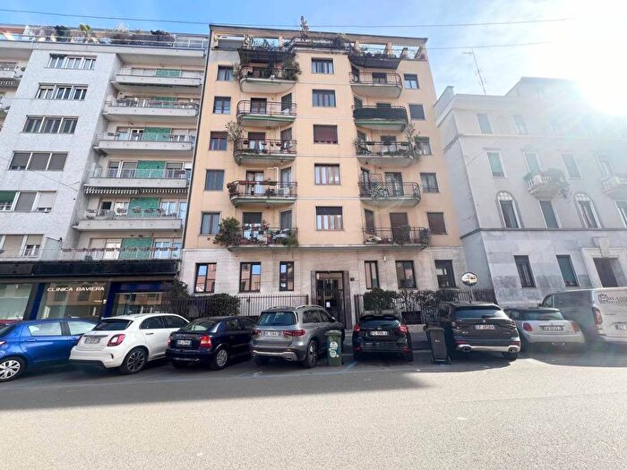 Appartamento monolocale in affitto in VIA FRIULI, Porta Romana Medaglie d'Oro, Milano