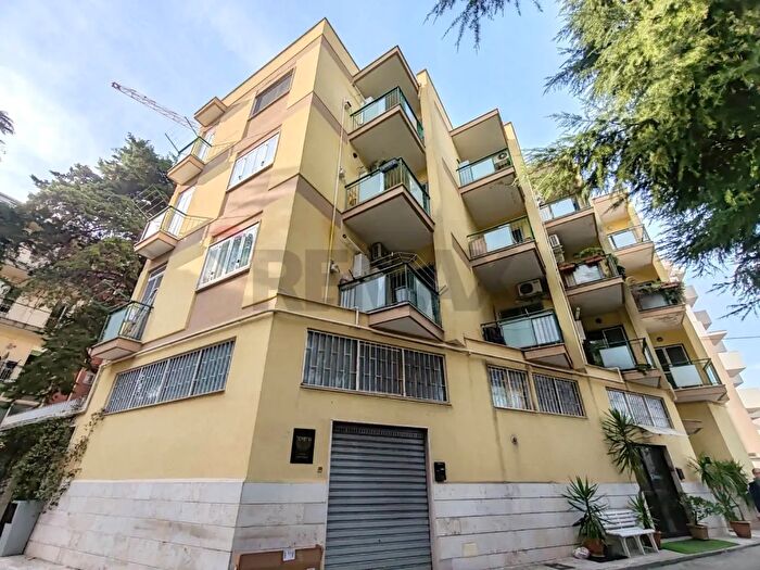 Appartamento quadrilocale in vendita in Via Pietro Colletta, Bari