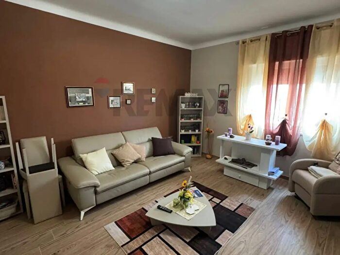 Appartamento con 5 locali in vendita in Via Silvio Pellico, San Giorgio Ionico