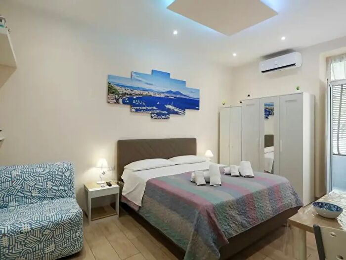 Appartamento bilocale in affitto in Via Alcide Cervi, Napoli