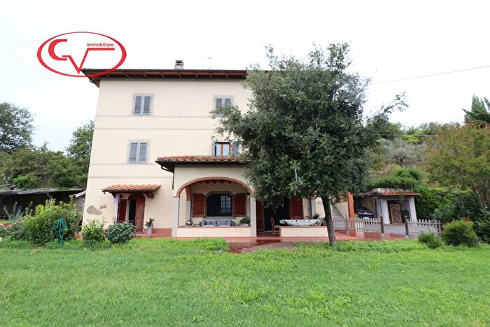 Casa con 14 locali in vendita in Via Chiantigiana, Montevarchi