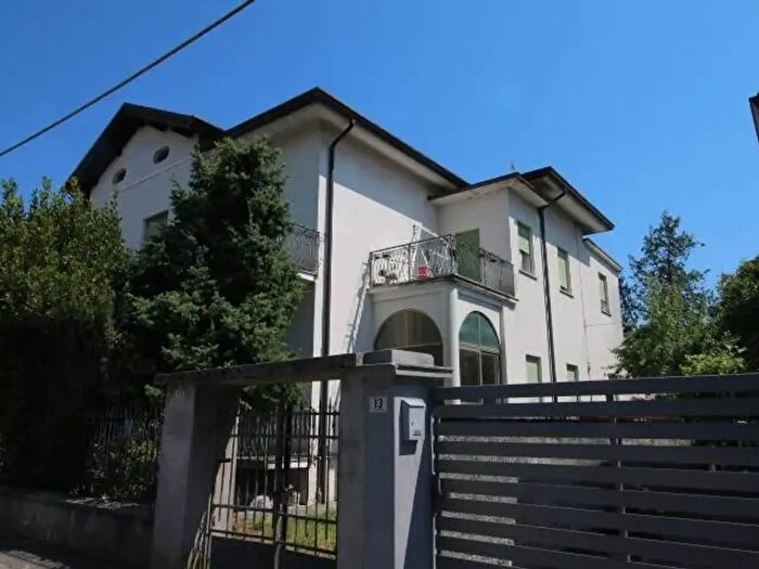 Appartamento con 6 locali in vendita in Via Ciconi, Gorizia