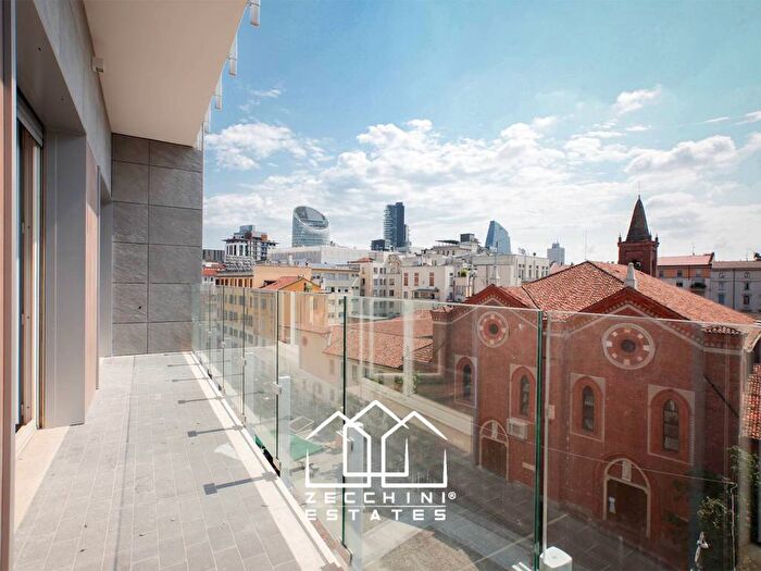 Appartamento trilocale in affitto in Corso Giuseppe Garibaldi, Moscova, Milano