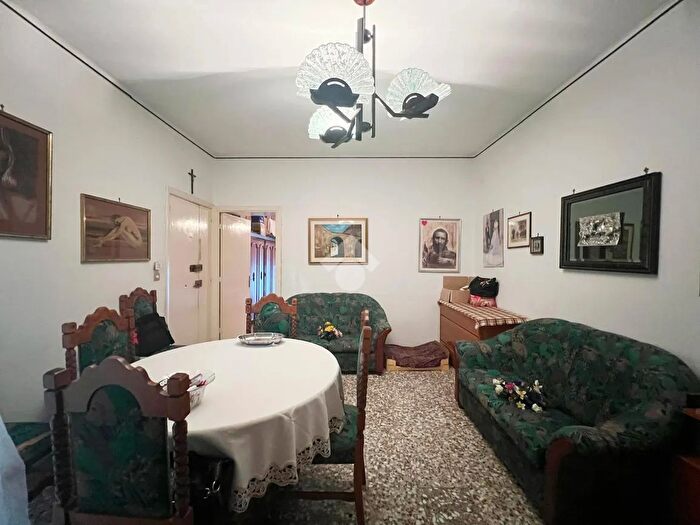 Appartamento trilocale in vendita in Via Sallustio, Brindisi