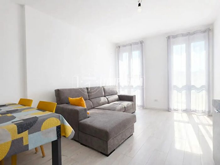 Appartamento bilocale in vendita in Piazza San Salvatore, Almenno San Salvatore