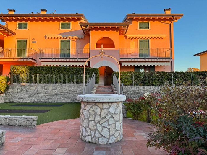 Appartamento trilocale in affitto in Via Paiari, Centro, Lazise