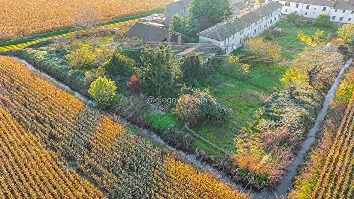 Casa quadrilocale in vendita in Casalpusterlengo