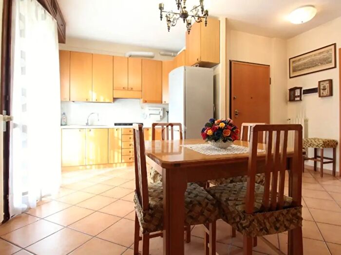 Appartamento trilocale in vendita in Via Rubizzano, San Pietro In Casale