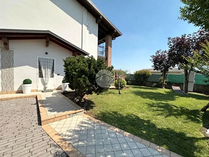 Casa trilocale in vendita in Via Don Elio Speltoni, Calvisano