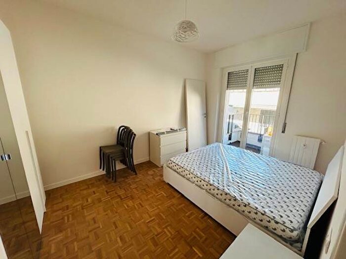 Appartamento trilocale in affitto in Via Andrea Maffei, Montenero, Milano