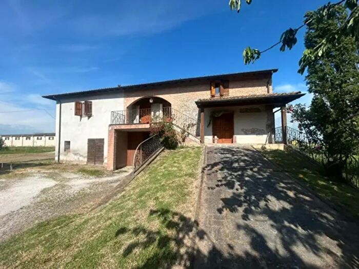 Casa con 6 locali in vendita in Strada del Traglione, Parma