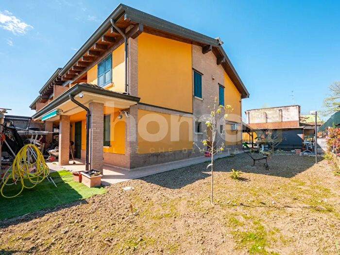 Case in Vendita e in Affitto - 3