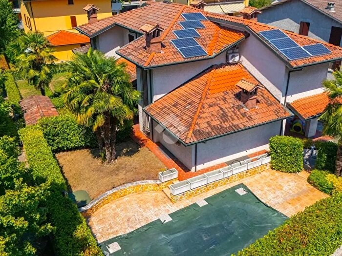 Casa con 6 locali in vendita in Via Pietro Nenni, Sant'Ilario D'Enza