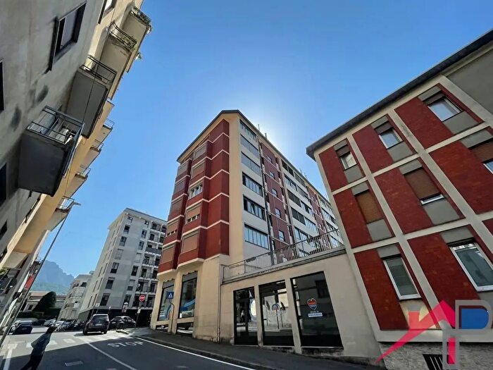 Appartamento bilocale in vendita in Viale Filippo Turati, Lecco